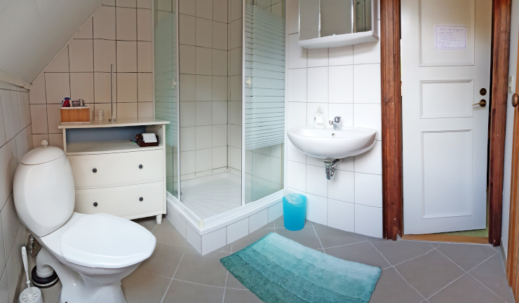 Das obere Bad im Haupthaus